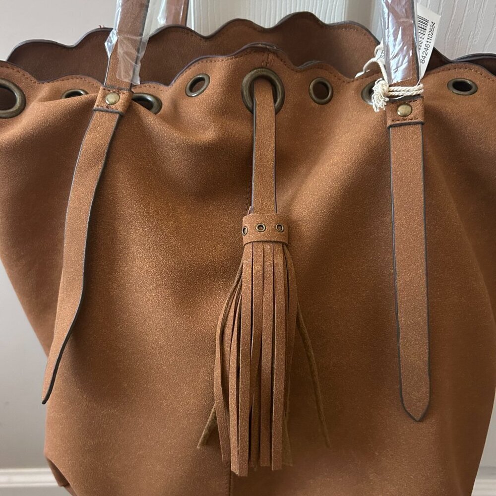 NWT T-Shirt & Jeans Tote with Grommets and Tassel Vegan Suede Shoulder Bag NEW - Picture 3 of 16